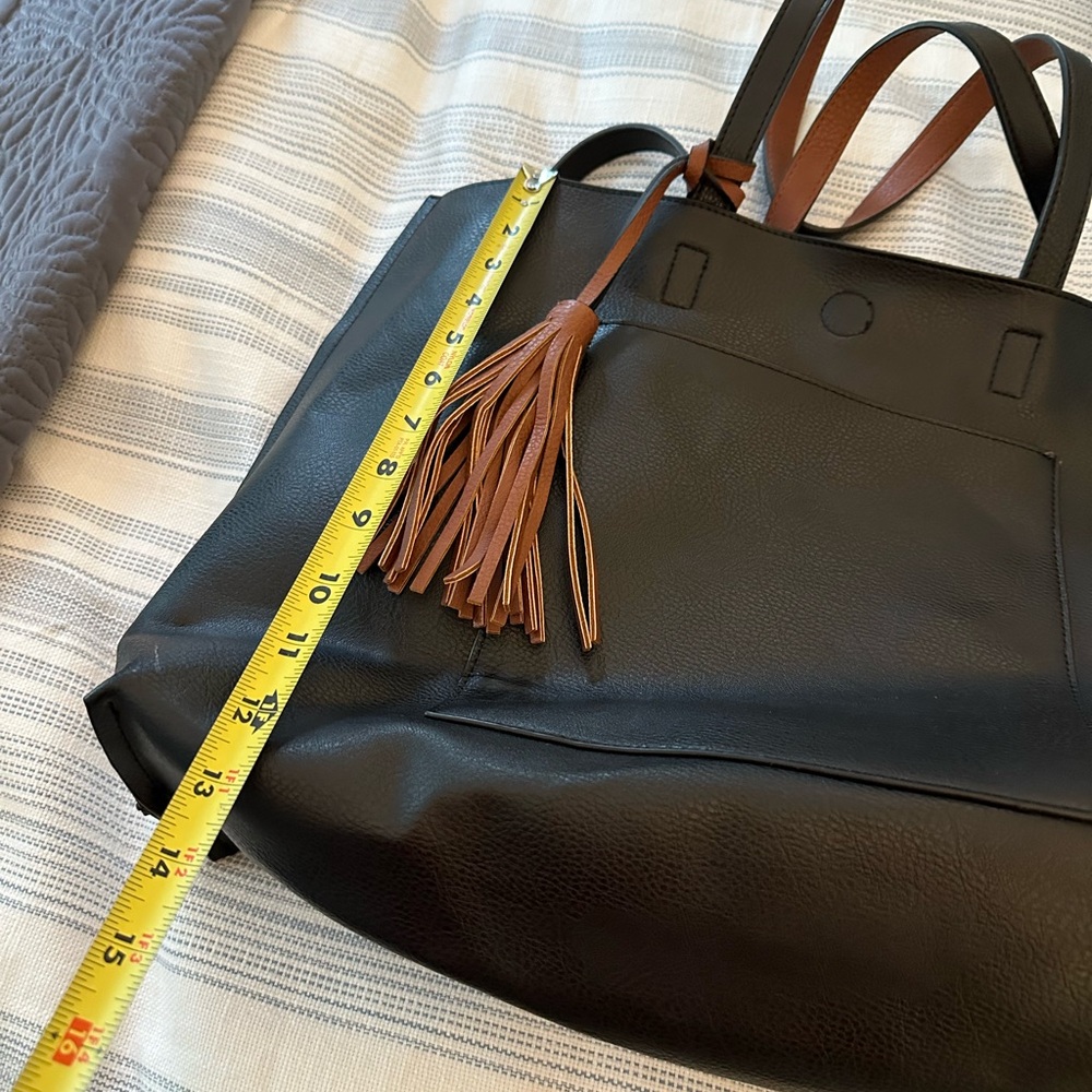 MAKE AN OFFER! 🍁 Lord and Taylor two tone tote - Picture 8 of 10